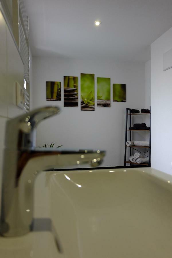 Sweet Park Appartements Rheinhausen Exterior photo